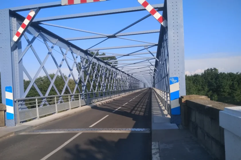 Thouare_sur_Loire_Bridge-cd3bf4a8